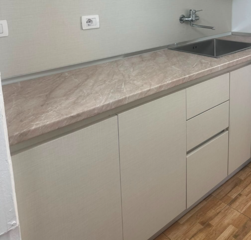 Ufficio in affitto a Sheshi Skënderbej, Tirana, 120 m². Foto 3 di 3