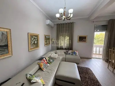 Apartament 2+1 me qera në Blloku, Tiranë, 91 m². Foto 2 nga 10