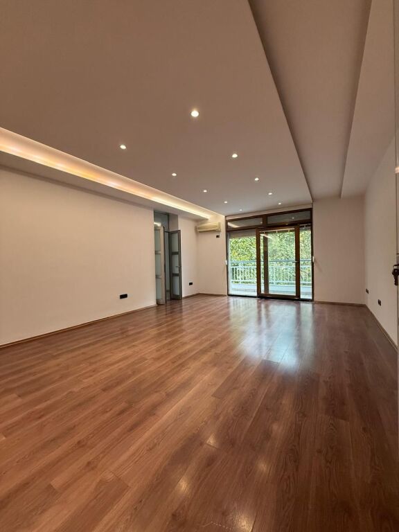 Ufficio in affitto a Myslym Shyri, Tirana, 118 m². Foto 3 di 3