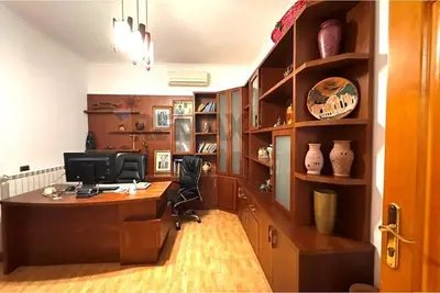 Vilë me qera në Fresku, Tiranë, 1 000 m². Foto 4 nga 12