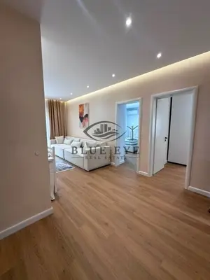 Appartamento 2+1 in affitto a Stacioni i Trenit, Durazzo, 72 m². Foto 2 di 7