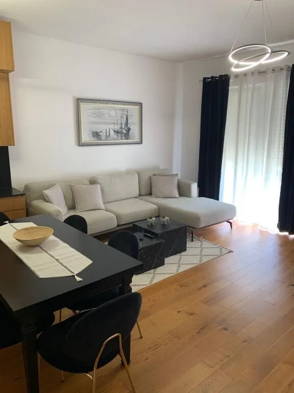 Apartament 2+1 me qera në TEG, Tiranë, 106 m². Foto 1 nga 11