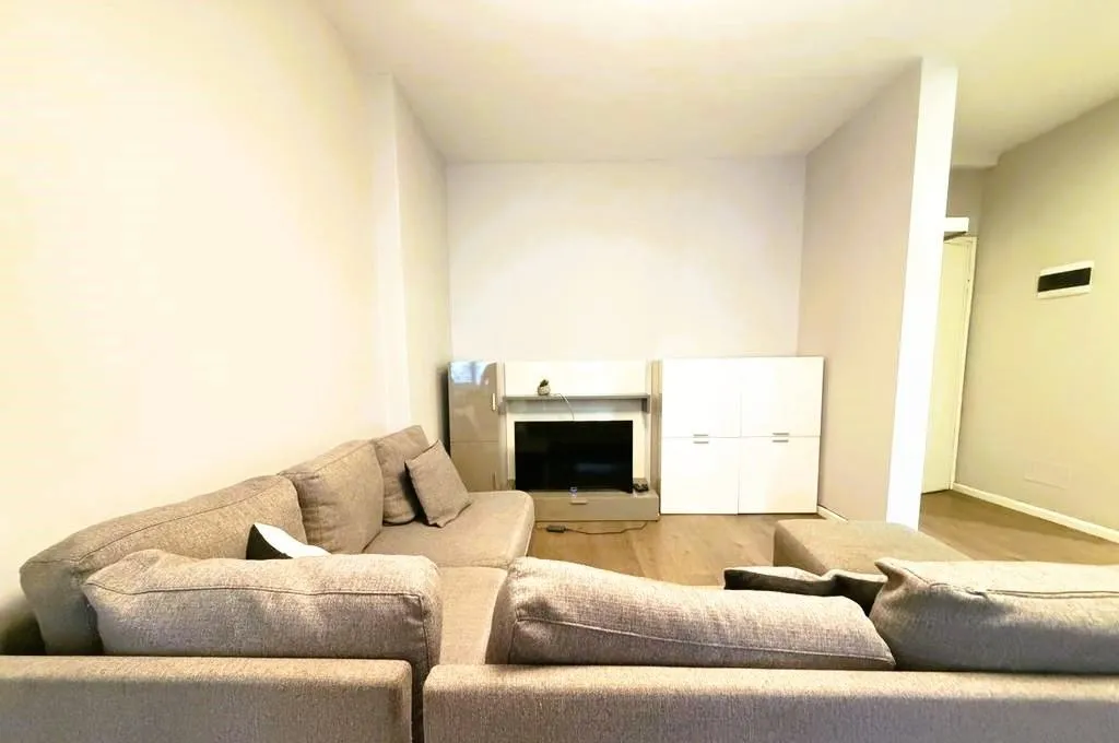 Appartamento 1+1 in affitto a Blloku, Tirana, 75 m². Foto 1 di 4