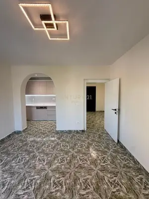 Appartamento 2+1 in affitto a Stacioni i Trenit, Durazzo, 77 m². Foto 9 di 12