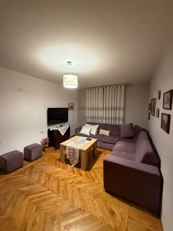 Apartament 1+1 me qera në Kombinat, Tiranë, 60 m²