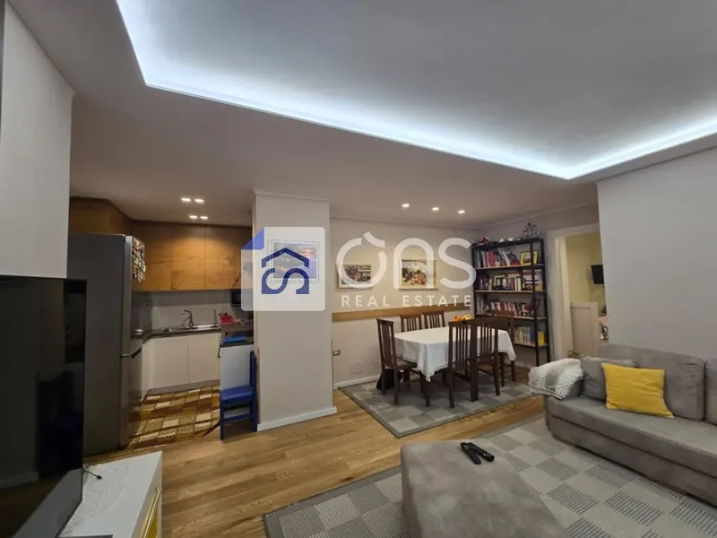 Appartamento 3+1 in affitto a Pazari i Ri, Tirana, 100 m²