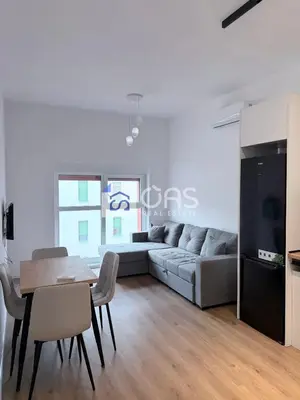 Apartament 1+1 me qera në Kaimi, Tiranë, 50 m². Foto 1 nga 4