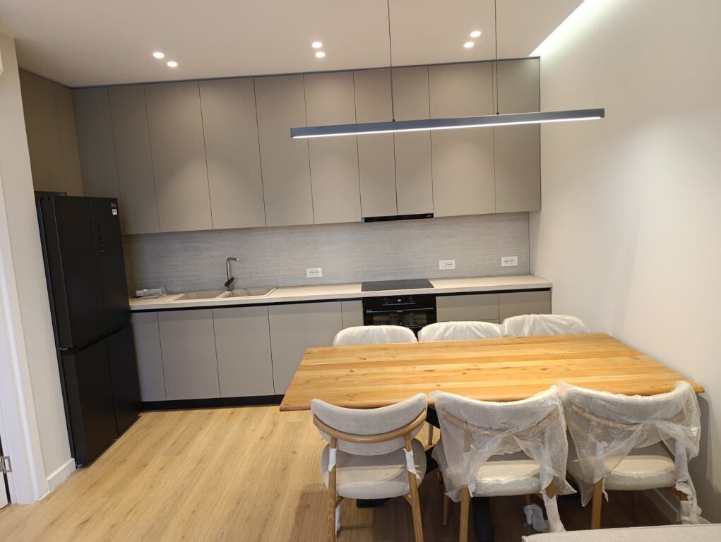 Apartament 2+1 me qera në Jordan Misja, Tiranë, 100 m². Foto 1 nga 3