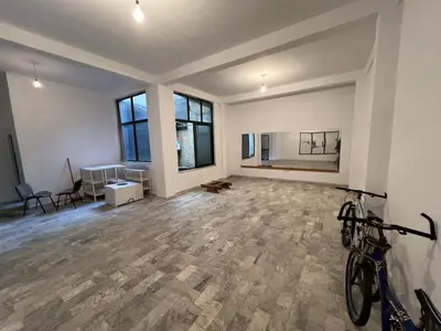 Ufficio in affitto a Rruga e Bogdanëve, Tirana, 70 m². Foto 2 di 3