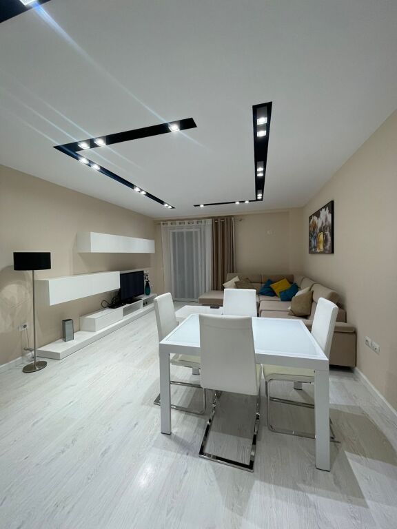 Appartamento 3+1 in affitto a Kodra e Diellit, Tirana, 120 m²
