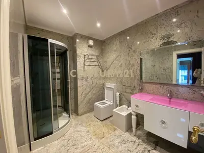 Office for rent in Rruga Faik Konica, Tirana, 450 m². Photo 5 of 11