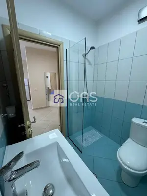 Appartamento 1+1 in affitto a Yzberisht, Tirana, 60 m². Foto 3 di 4