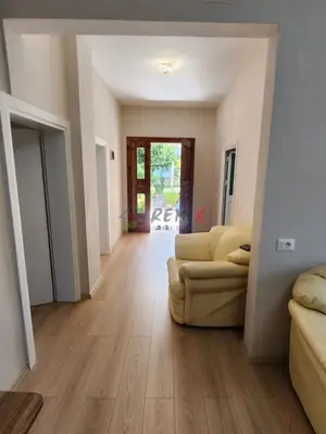 Vilë 2+1 me qera në Rruga Vellazerimi, Durrës, 100 m². Foto 3 nga 12