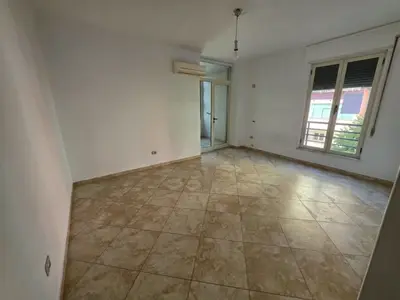 Apartament 2+1 me qera në Zogu i Zi, Tiranë, 120 m². Foto 2 nga 9