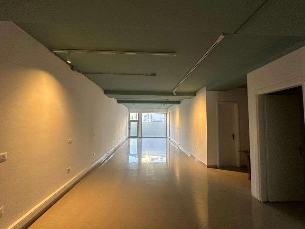 Ambient biznesi me qera në Pazari i Ri, Tiranë, 70 m². Foto 2 nga 3