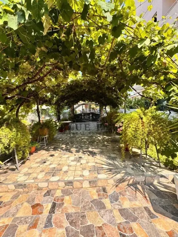 Appartamento 2+1 in affitto a Plazhi Rrota e Kuqe, Durazzo, 90 m²