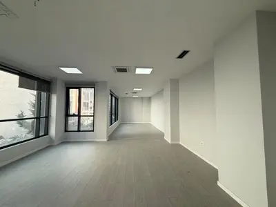 Ambient biznesi me qera në Rruga Hoxha Tahsim, Tiranë, 404 m². Foto 2 nga 3