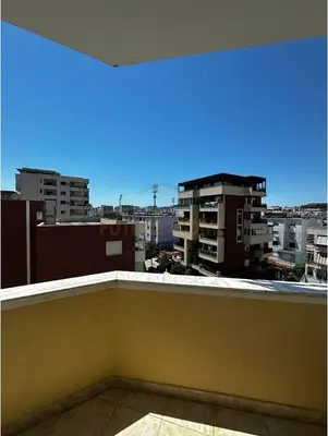 Appartamento 2+1 in affitto a Rruga Mujo Ulqinaku, Durazzo, 92 m². Foto 4 di 7