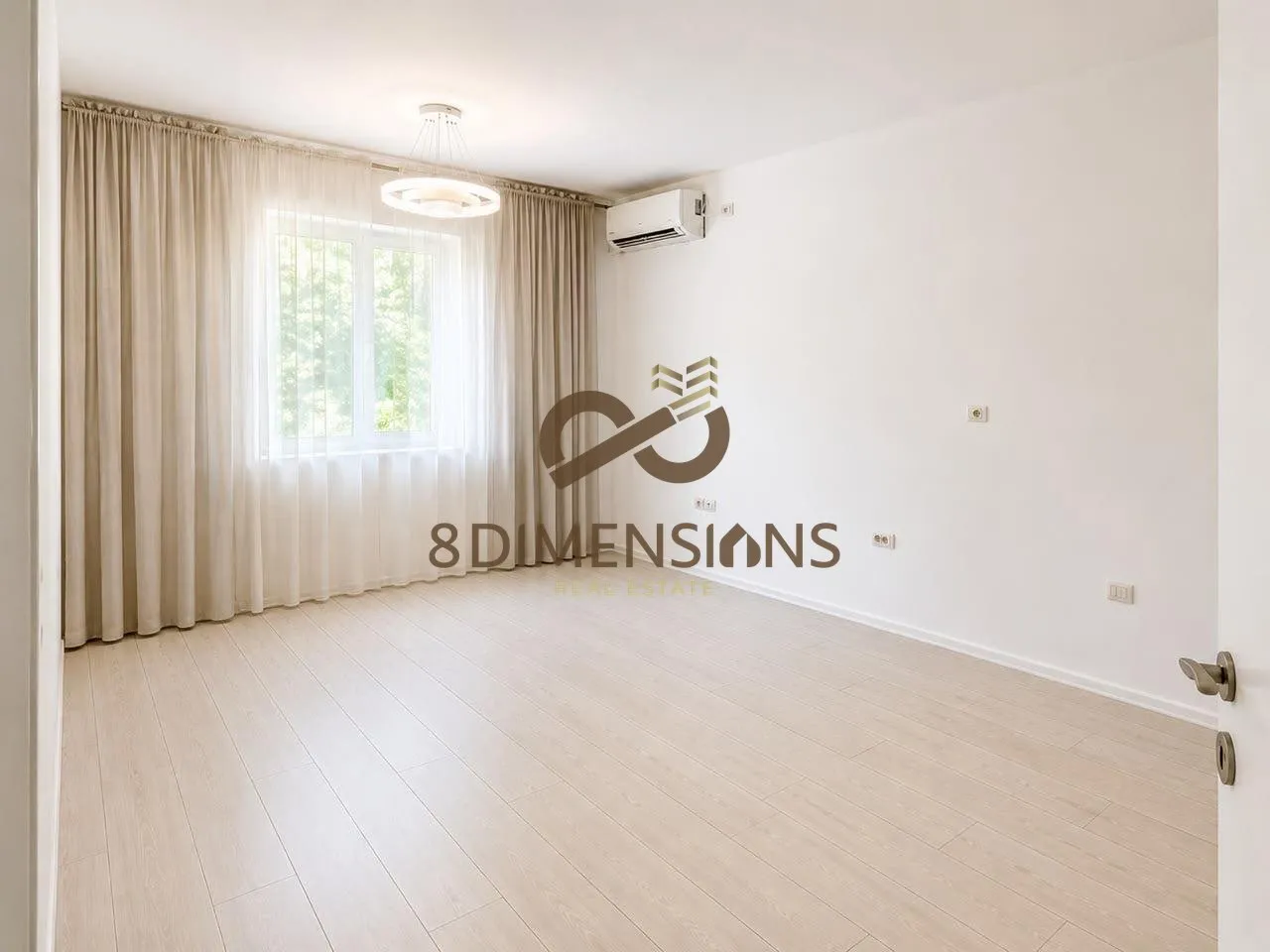 Shop for rent in Blloku, Tirana, 50 m². Photo 1 of 3