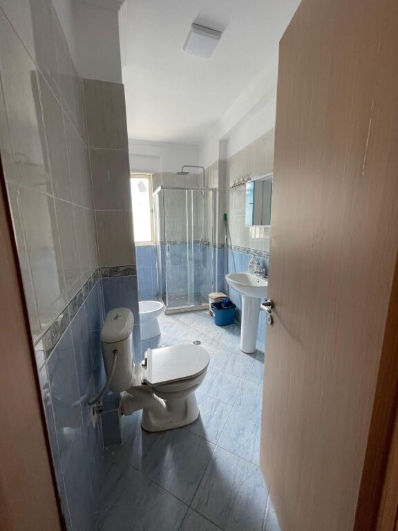 Appartamento 2+1 in affitto a Fresku, Tirana, 90 m². Foto 3 di 3