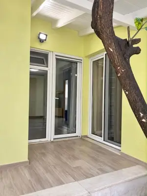 Apartament 2+1 me qera në Sheshi Skënderbej, Tiranë, 80 m². Foto 10 nga 12