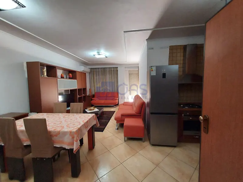 Appartamento 1+1 in affitto a Kompleksi Delijorgji, Tirana, 74 m²