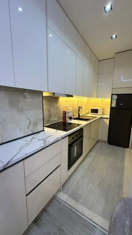 Apartament 1+1 me qera në Rruga Riza Cerova, Tiranë, 60 m². Foto 1 nga 7