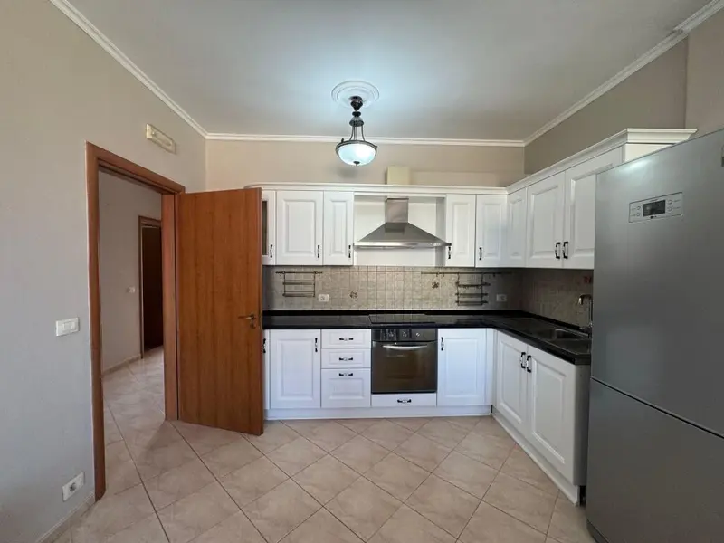 Apartament 2+1 me qera në Pallati i Sportit, Durrës, 95 m²