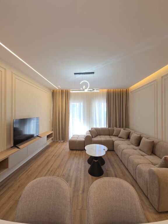 Apartment 2+1 for rent in Zogu i Zi, Tirana, 120 m². Photo 1 of 3