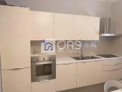Apartament 1+1 me qera në Blloku, Tiranë, 79 m². Foto 4 nga 7
