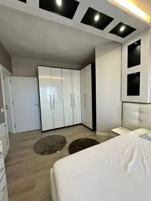 Apartament 1+1 me qera në Komuna e Parisit, Tiranë, 65 m². Foto 2 nga 7