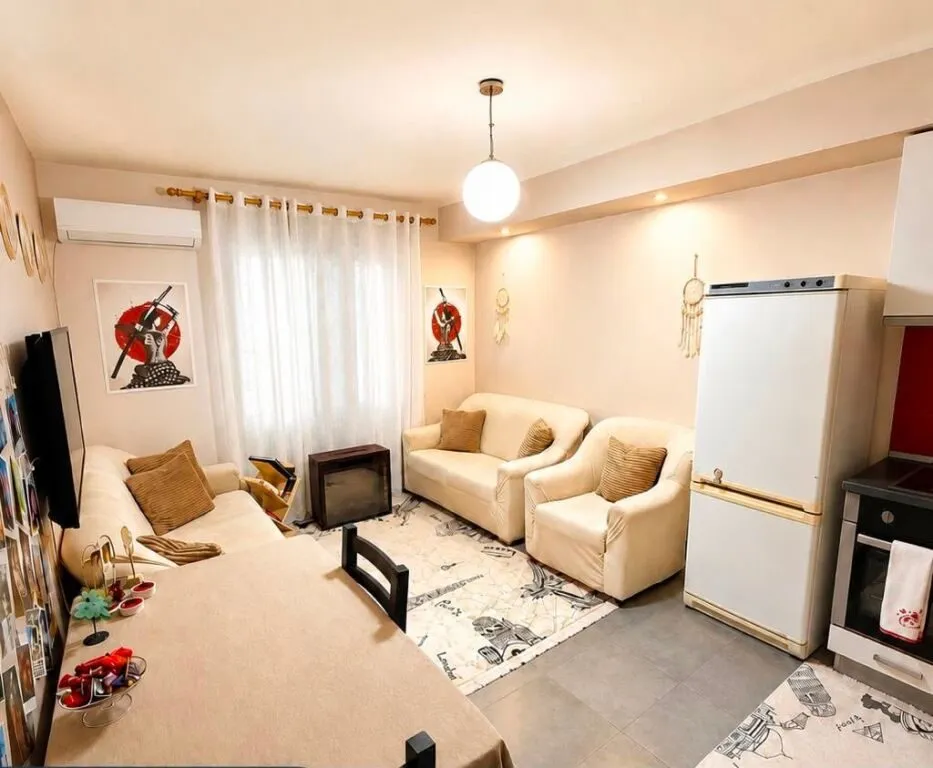 Apartament 1+1 me qera në Rruga Niko Avrami, Tiranë, 60 m². Foto 1 nga 7