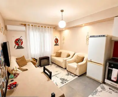 Apartament 1+1 me qera në Rruga Niko Avrami, Tiranë, 60 m². Foto 1 nga 7