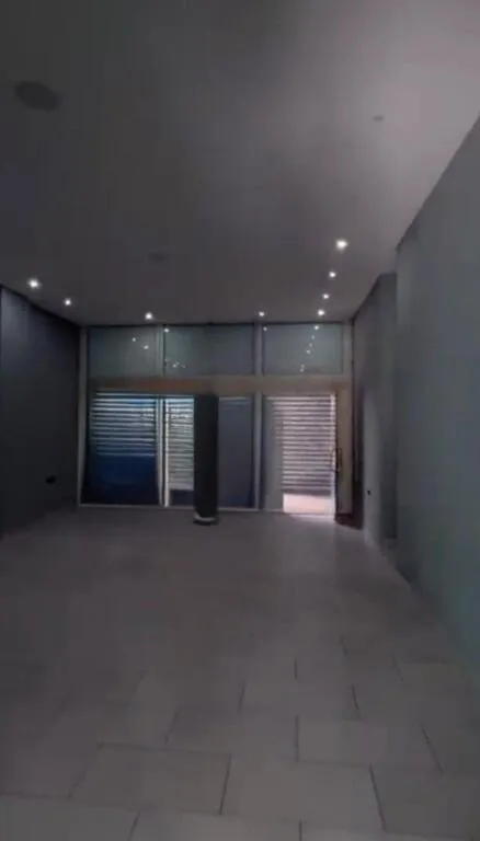 Dyqan me qera në Rruga e Dibrës, Tiranë, 120 m². Foto 1 nga 5