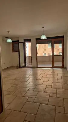 Zyrë me qera në rruga Themistokli Germenji, Tiranë, 140 m². Foto 1 nga 6