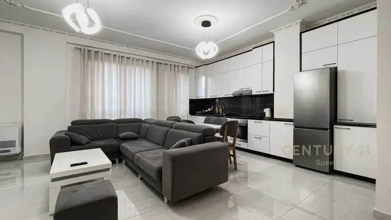 Apartament 2+1 me qera në Rruga Ferit Xhajko, Tiranë, 112 m²