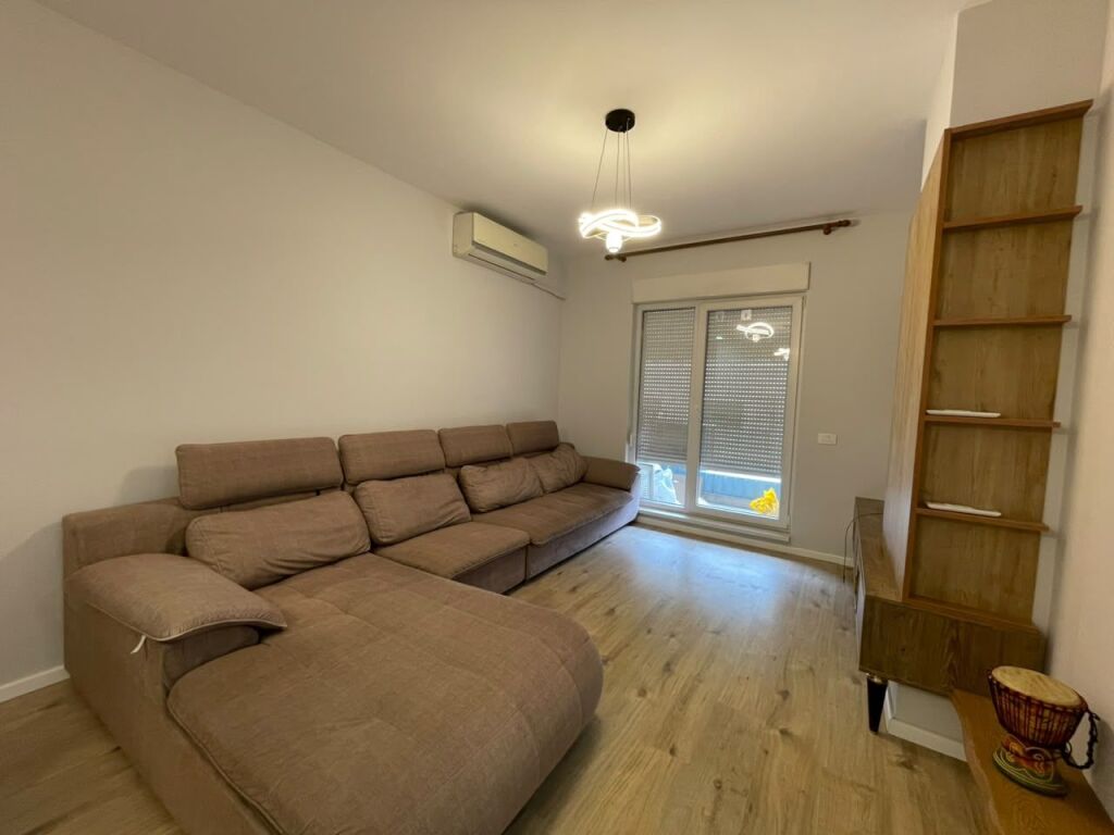 Apartament 2+1 me qera në Rruga e Kavajës, Tiranë, 100 m². Foto 1 nga 3