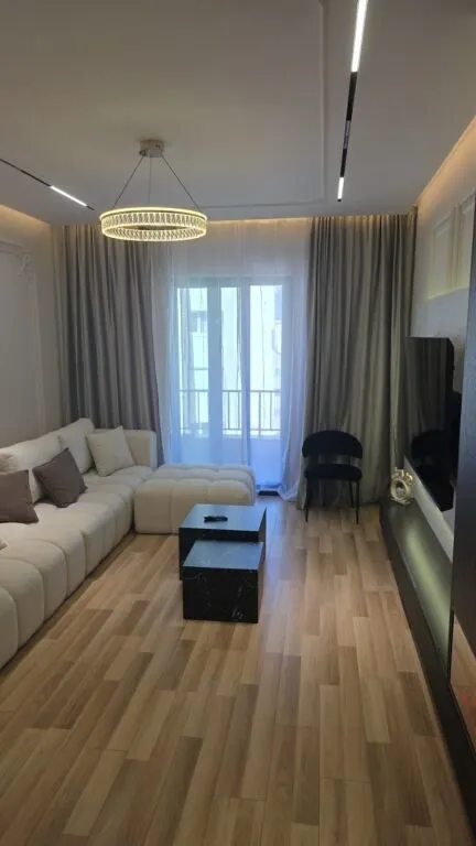 Apartament 2+1 me qera në Unaza e Re, Tiranë, 117 m². Foto 1 nga 12