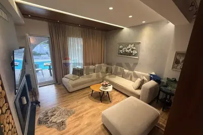 Vilë 4+1 me qera në Peze, Tiranë, 407 m². Foto 5 nga 6