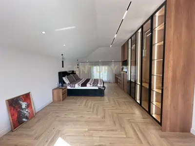 Vilë me qera në Sauk i Vjetër, Tiranë, 240 m². Foto 9 nga 12
