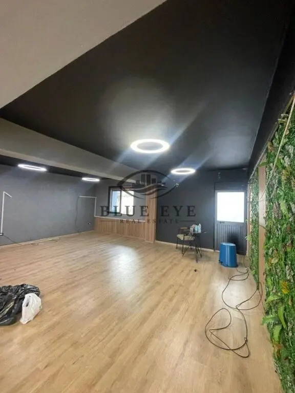 Locale commerciale in affitto a Flagship Center, Durazzo, 79 m²