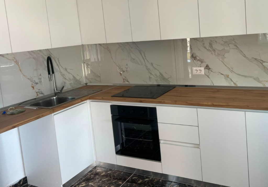 Apartament 2+1 me qera në Ali Demi, Tiranë, 150 m². Foto 3 nga 3