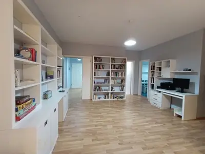 Apartament 2+1 me qera në Rruga Mujo Ulqinaku, Tiranë, 102 m². Foto 3 nga 7