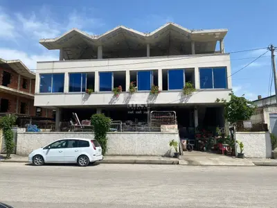 Ambient biznesi me qera në Kryqi i Kuq, Durrës, 400 m². Foto 2 nga 2