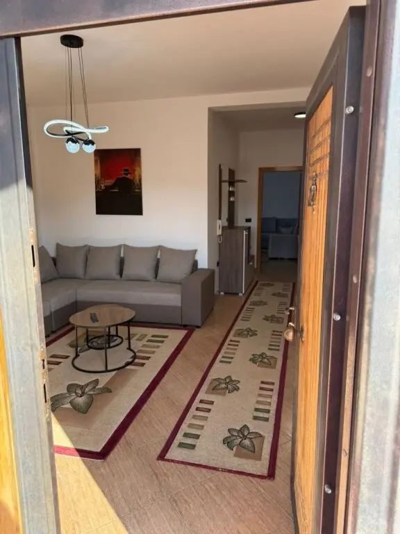 Vilë 3+1 me qera në Rruga Besa, Tiranë, 120 m²