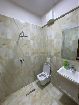 Ambient biznesi me qera në Lagjja 16, Durrës, 159 m². Foto 4 nga 7
