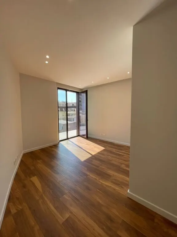 Office for rent in Altana Luxury Residence, Tirana, 117 m²