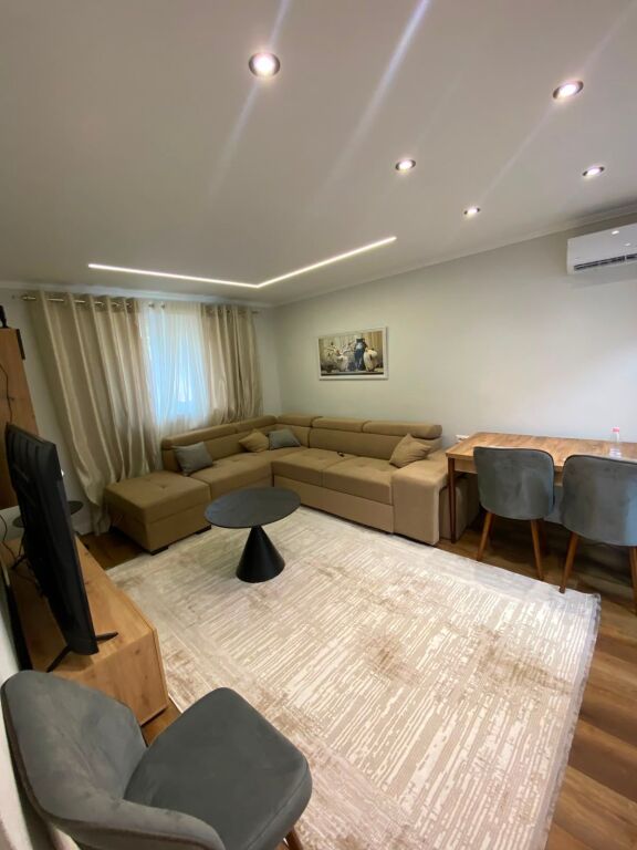 Appartamento 2+1 in affitto a 9 Katshet, Tirana, 80 m²