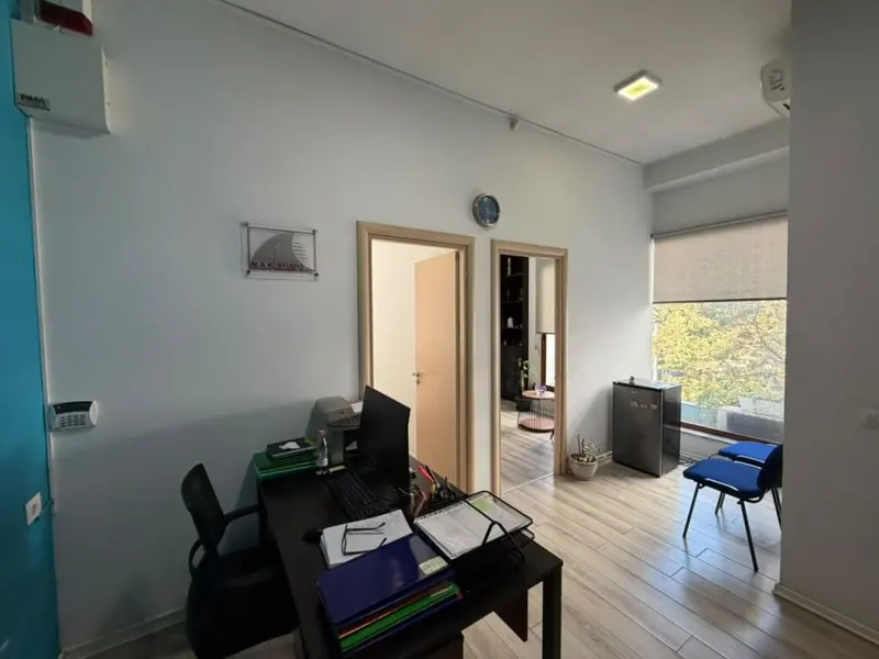 Office for rent in Square 21, Tirana, 42 m²