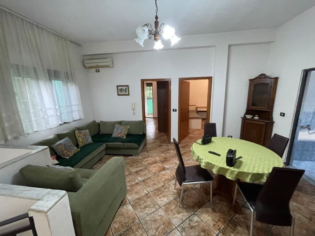 Apartment 2+1 for rent in Rruga e Durrësit, Tirana, 100 m². Photo 2 of 3